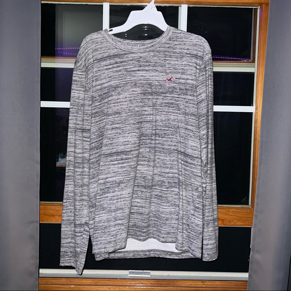 Gray long sleeve Hollister shirt